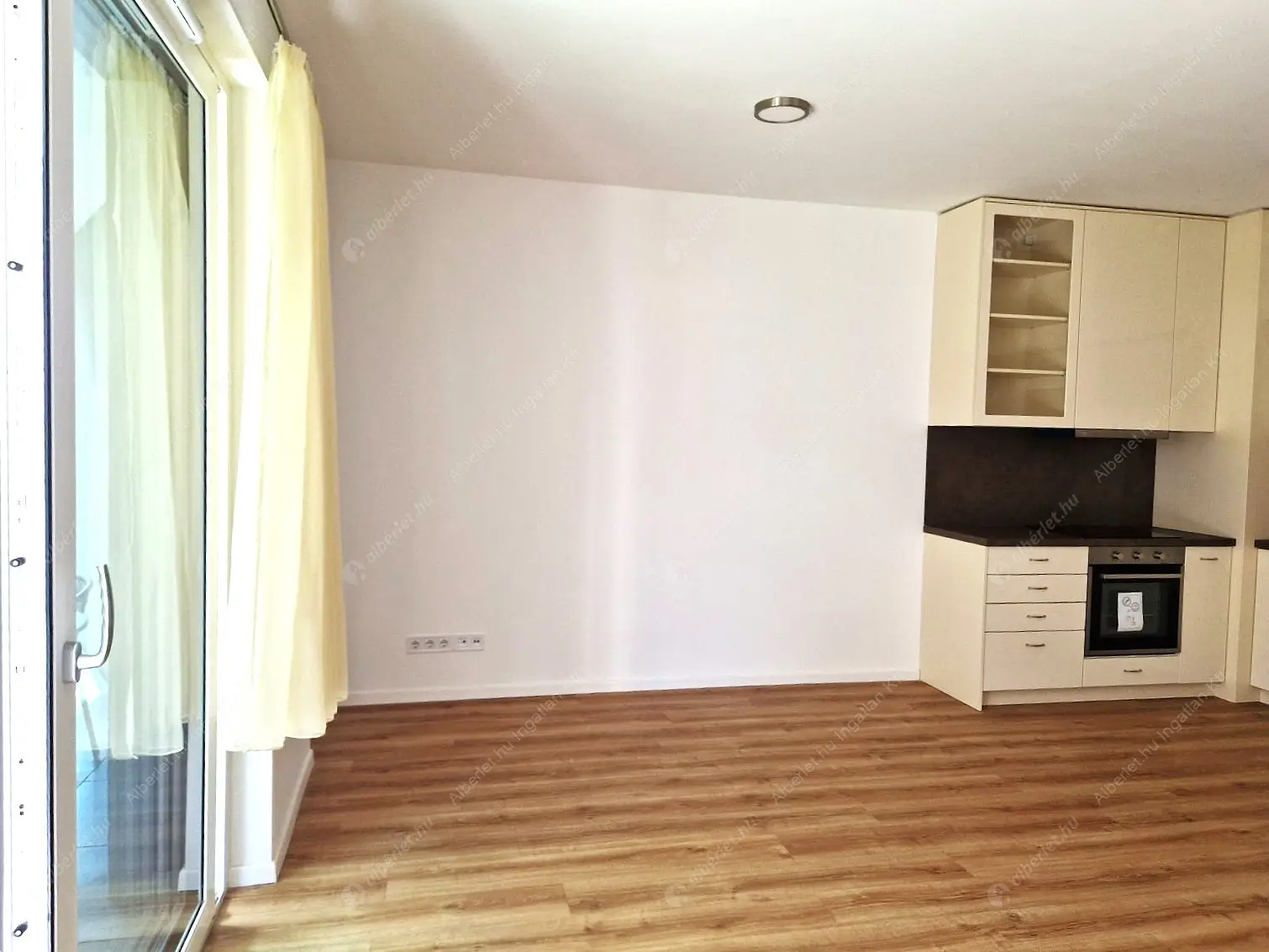 Kiadó albérlet 340000 Ft/hó áron: Budapest, XIV. kerület  Bosnyák utca. Mérete: 47 nm, 2 szobás | Alberlet.hu - 6546947