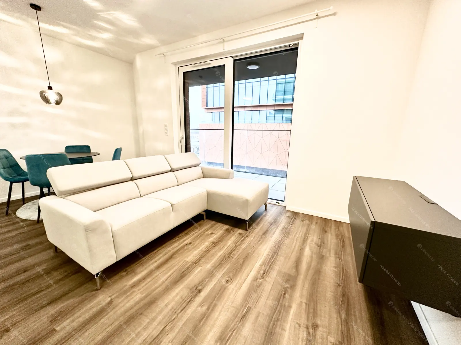 Kiadó albérlet 340000 Ft/hó áron: Budapest, XIV. kerület  Bosnyák utca. Mérete: 47 nm, 2 szobás | Alberlet.hu - 6656054