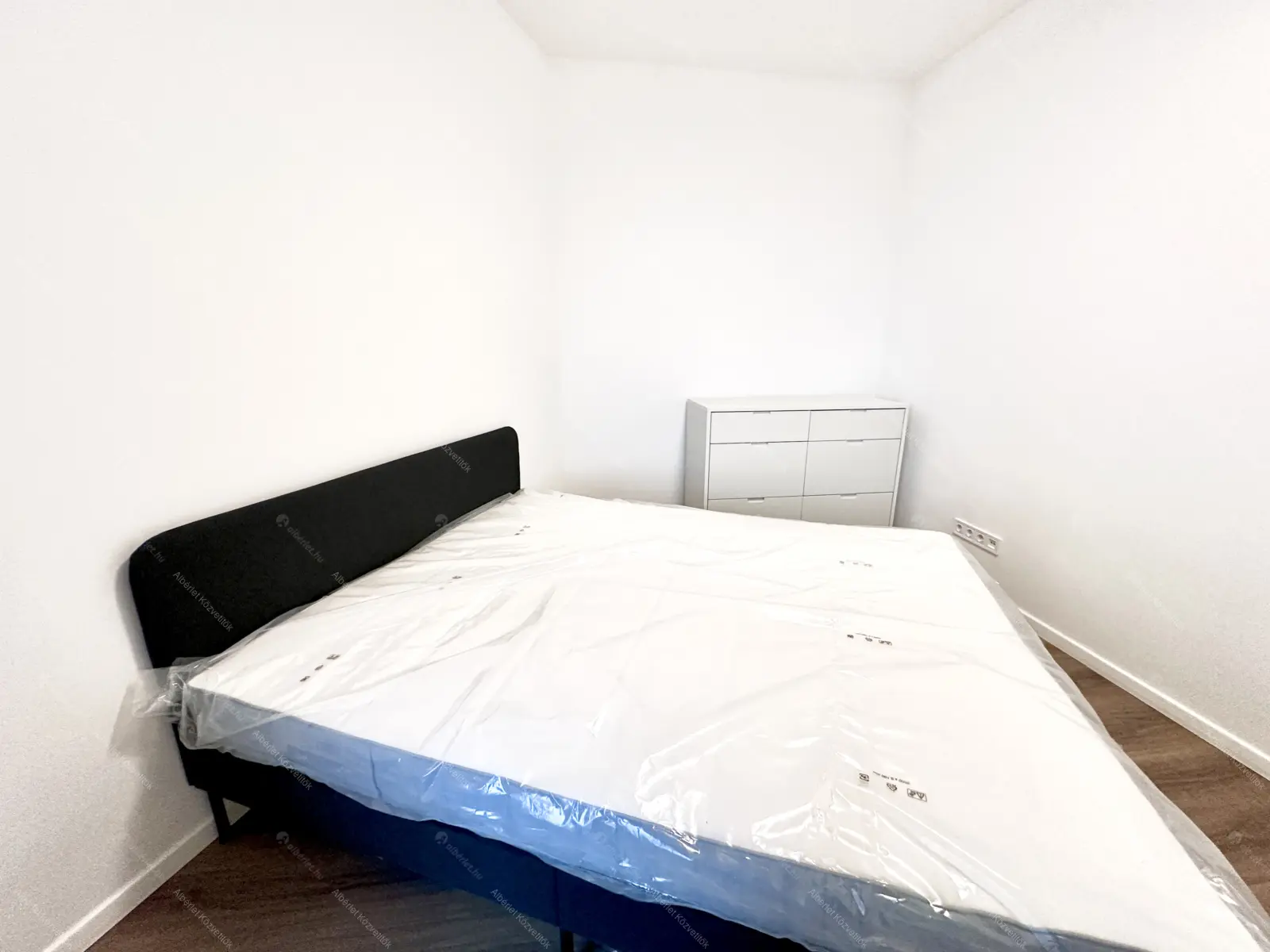 Kiadó albérlet 340000 Ft/hó áron: Budapest, XIV. kerület  Bosnyák utca. Mérete: 47 nm, 2 szobás | Alberlet.hu - 6656065