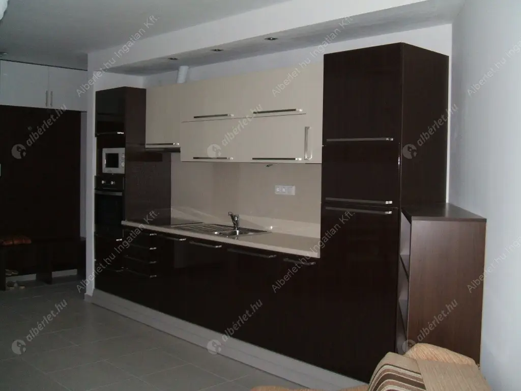 Kiadó albérlet 250000 Ft/hó áron: Budapest, XIV. kerület  Bosnyák utca. Mérete: 48 nm, 2 szobás | Alberlet.hu - 6589803