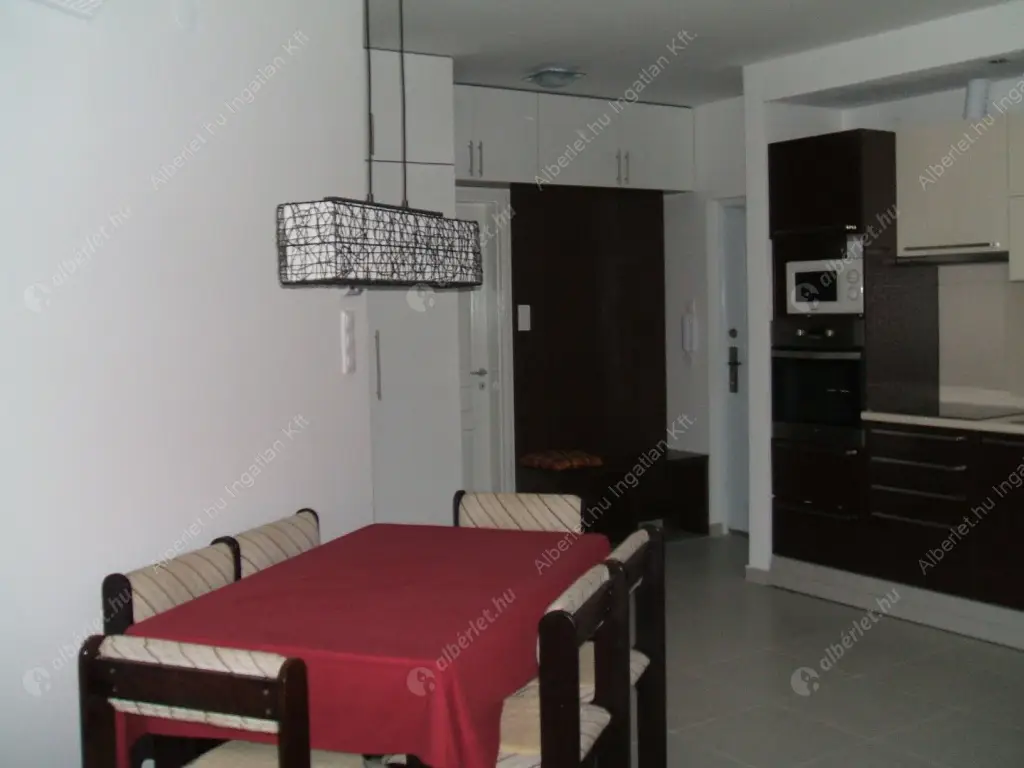 Kiadó albérlet 250000 Ft/hó áron: Budapest, XIV. kerület  Bosnyák utca. Mérete: 48 nm, 2 szobás | Alberlet.hu - 6589805