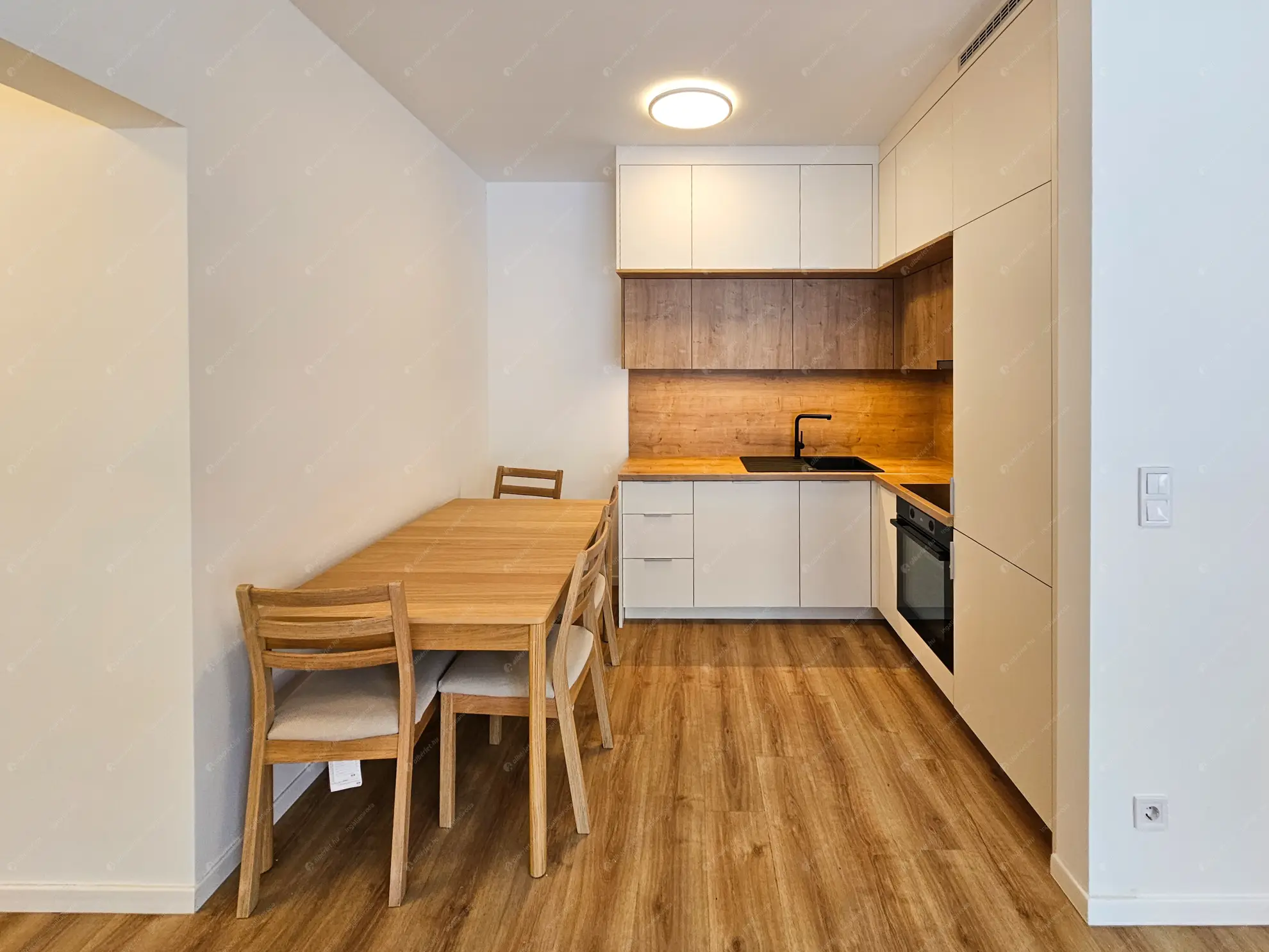 Kiadó albérlet 360000 Ft/hó áron: Budapest, XIV. kerület  Bosnyák utca. Mérete: 54 nm, 2 szobás | Alberlet.hu - 6617760