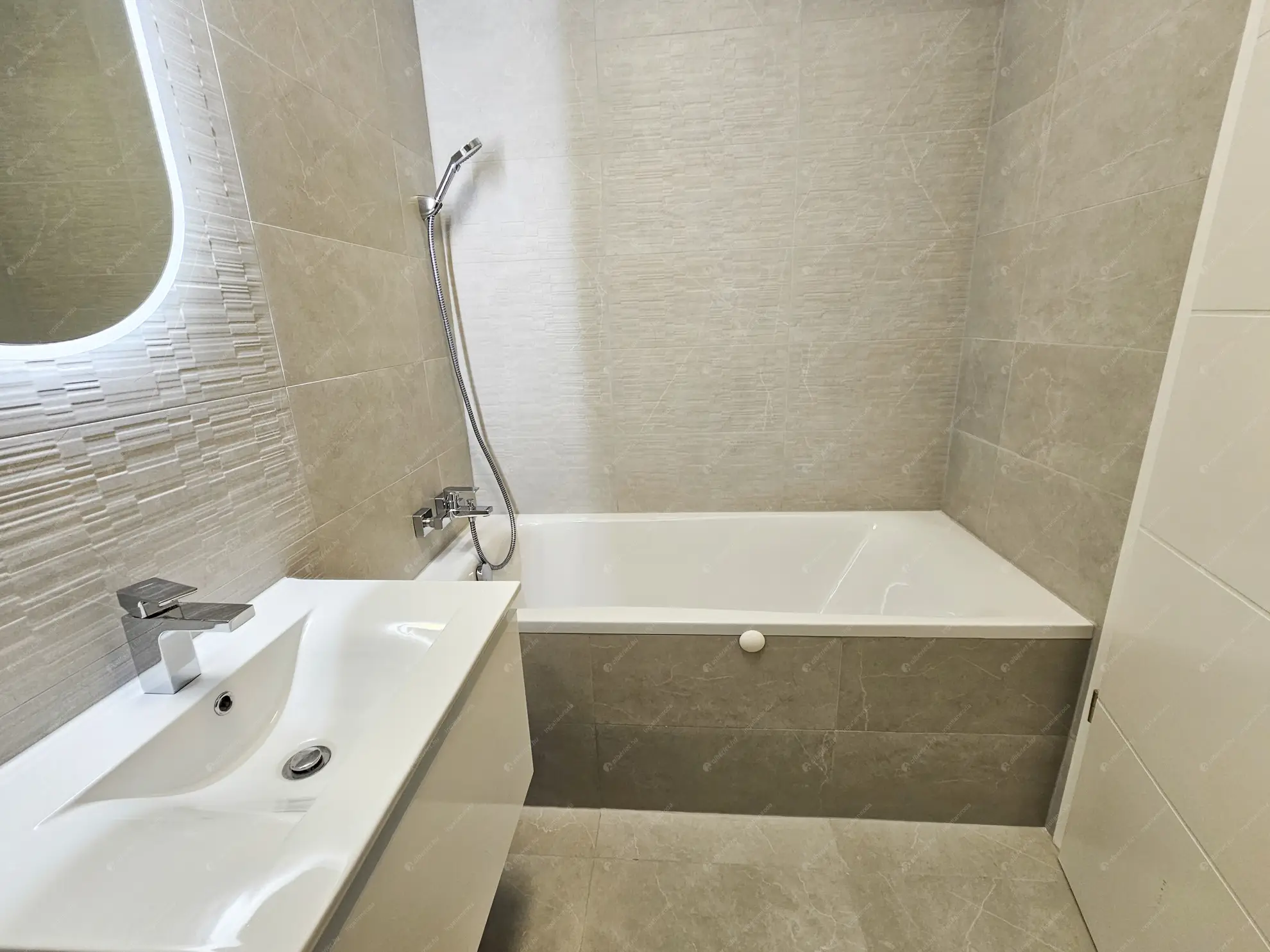 Kiadó albérlet 450000 Ft/hó áron: Budapest, XIV. kerület  Bosnyák utca. Mérete: 65 nm, 3 szobás | Alberlet.hu - 6635570