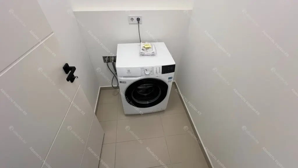 Kiadó albérlet 449000 Ft/hó áron: Budapest, XIV. kerület  Bosnyák utca. Mérete: 81 nm, 3 szobás | Alberlet.hu - 6701913