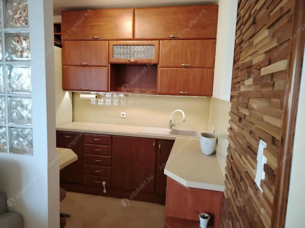 Kiadó albérlet 400000 Ft/hó áron: Budapest, XIV. kerület  Cházár András utca. Mérete: 71 nm, 3 szobás | Alberlet.hu - 6582083