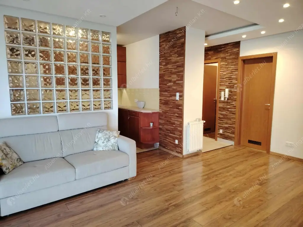 Kiadó albérlet 400000 Ft/hó áron: Budapest, XIV. kerület  Cházár András utca. Mérete: 71 nm, 3 szobás | Alberlet.hu - 6582087