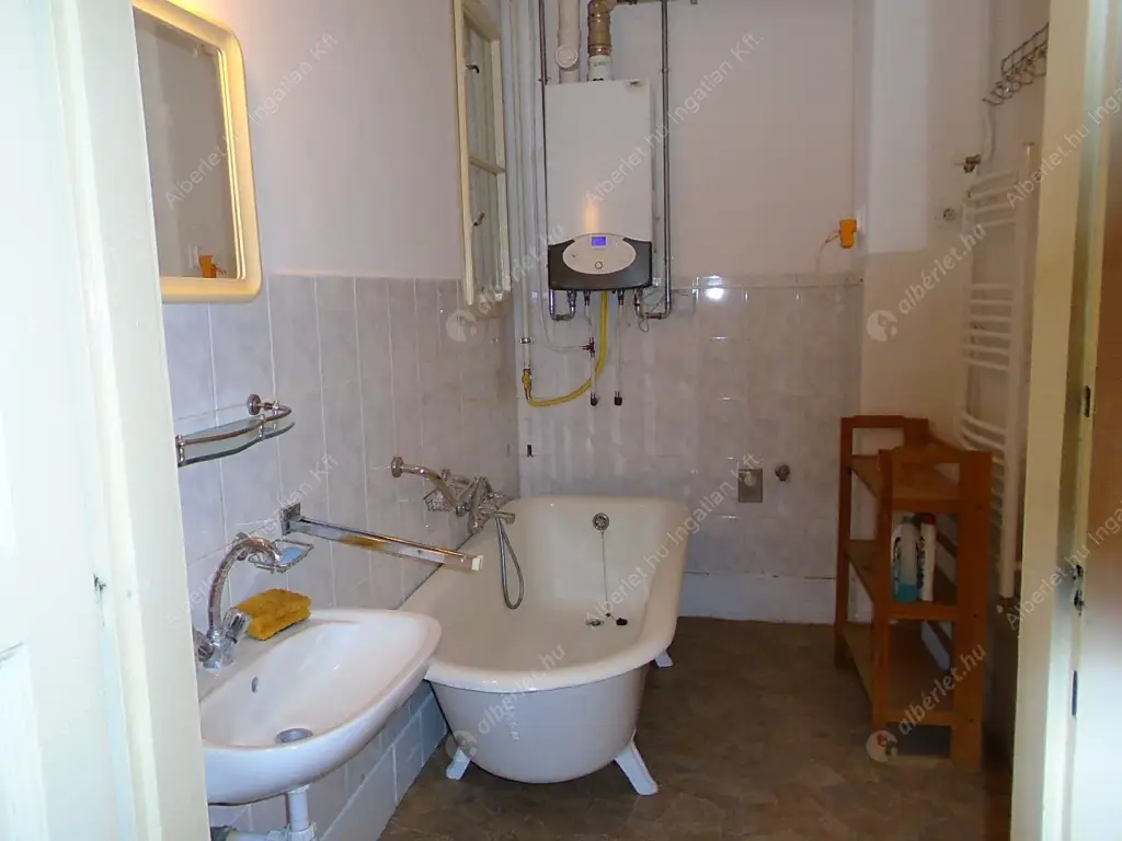 Kiadó albérlet 200000 Ft/hó áron: Budapest, XIV. kerület  Columbus utca. Mérete: 87 nm, 2 szobás | Alberlet.hu - 6553318