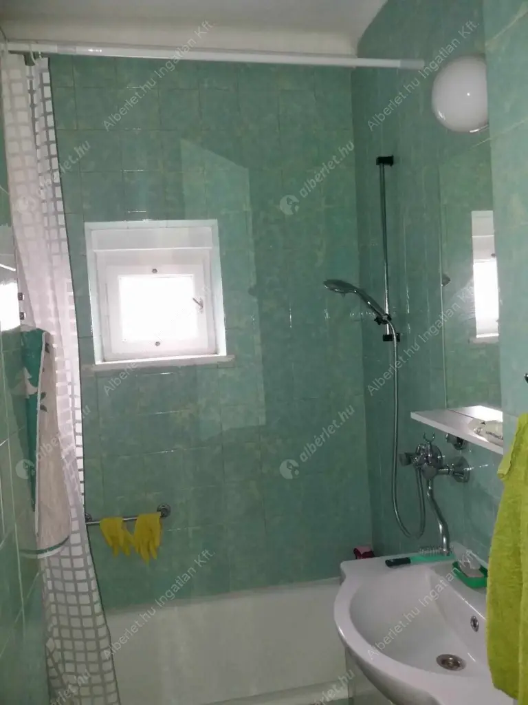 Kiadó albérlet 230000 Ft/hó áron: Budapest, XIV. kerület  Dorozsma köz. Mérete: 70 nm, 3 szobás | Alberlet.hu - 6588721