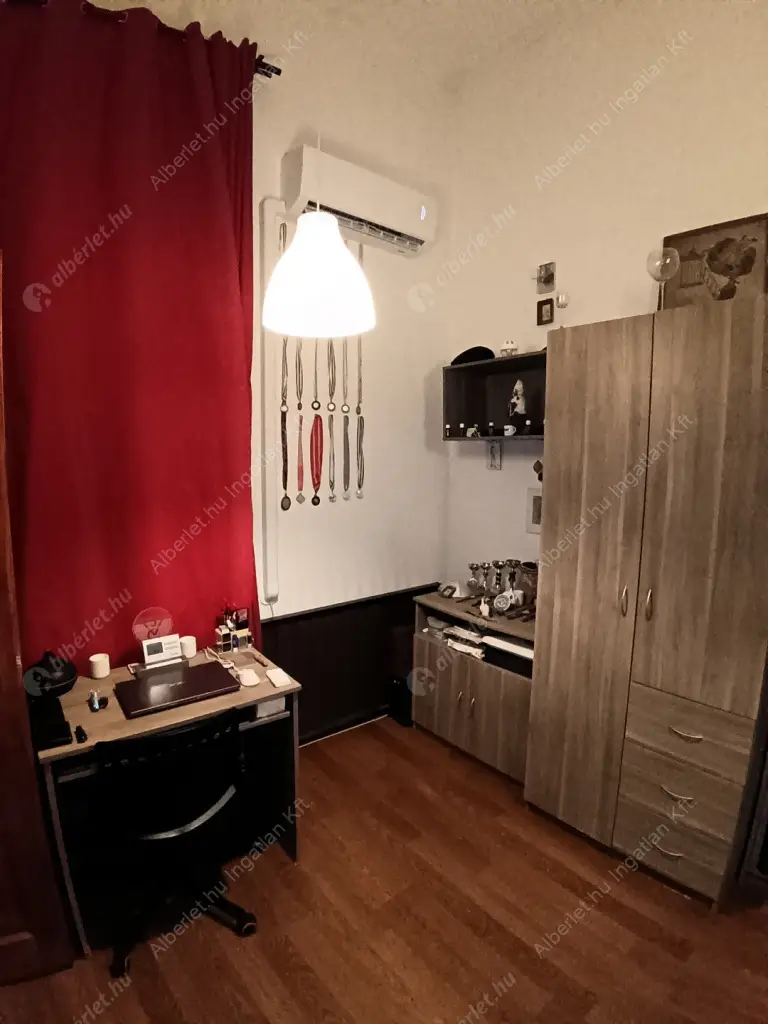 Kiadó albérlet 250000 Ft/hó áron: Budapest, XIV. kerület  Dózsa György út. Mérete: 29 nm, 1 szobás | Alberlet.hu - 6628564