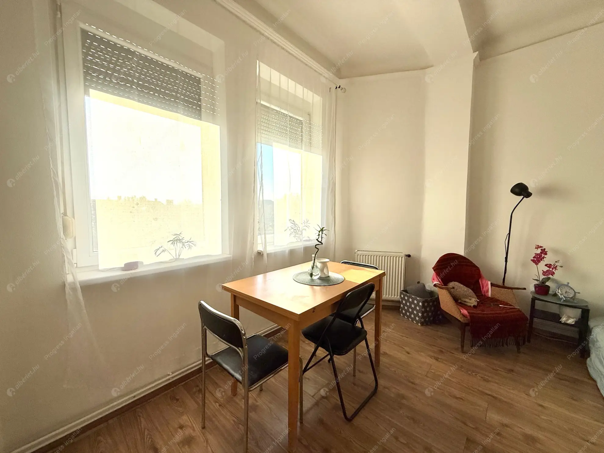 Kiadó albérlet 210000 Ft/hó áron: Budapest, XIV. kerület  Erzsébet királyné útja. Mérete: 39 nm, 1 szobás | Alberlet.hu - 6574880