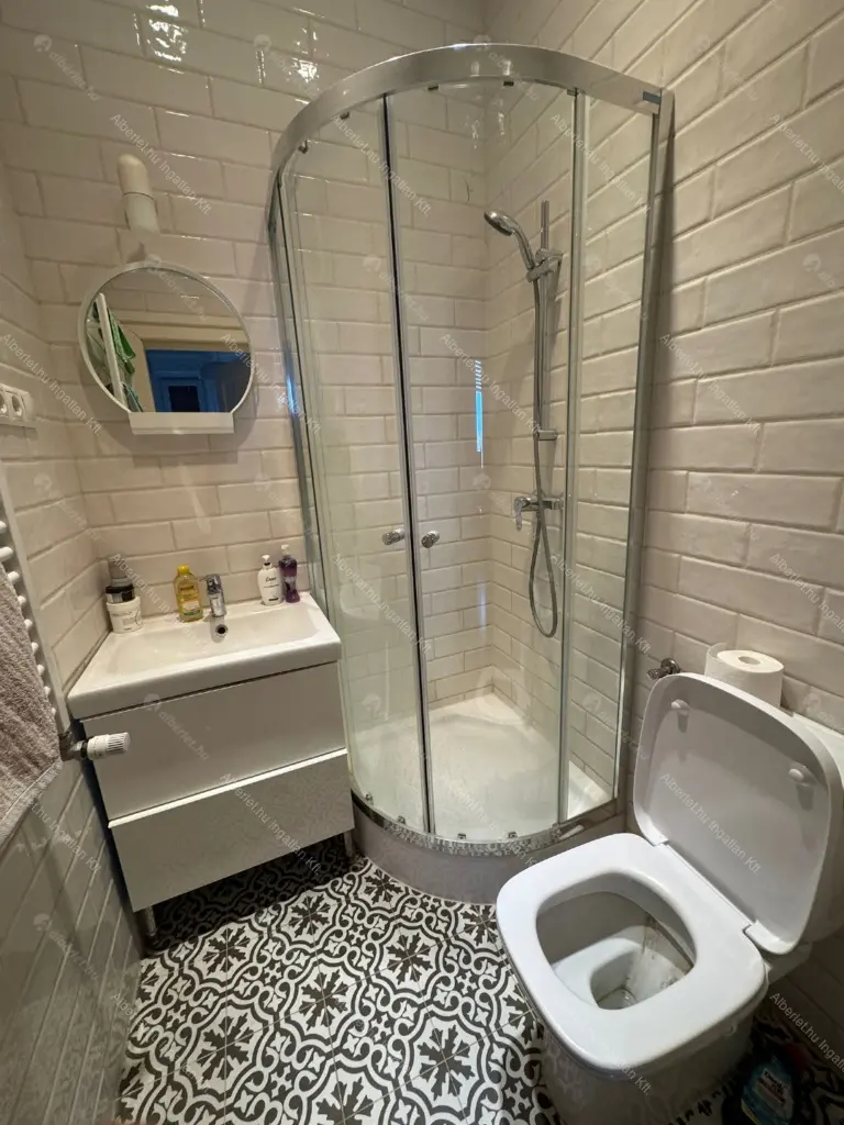 Kiadó albérlet 300000 Ft/hó áron: Budapest, XIV. kerület  Erzsébet királyné útja. Mérete: 43 nm, 2 szobás | Alberlet.hu - 6673611