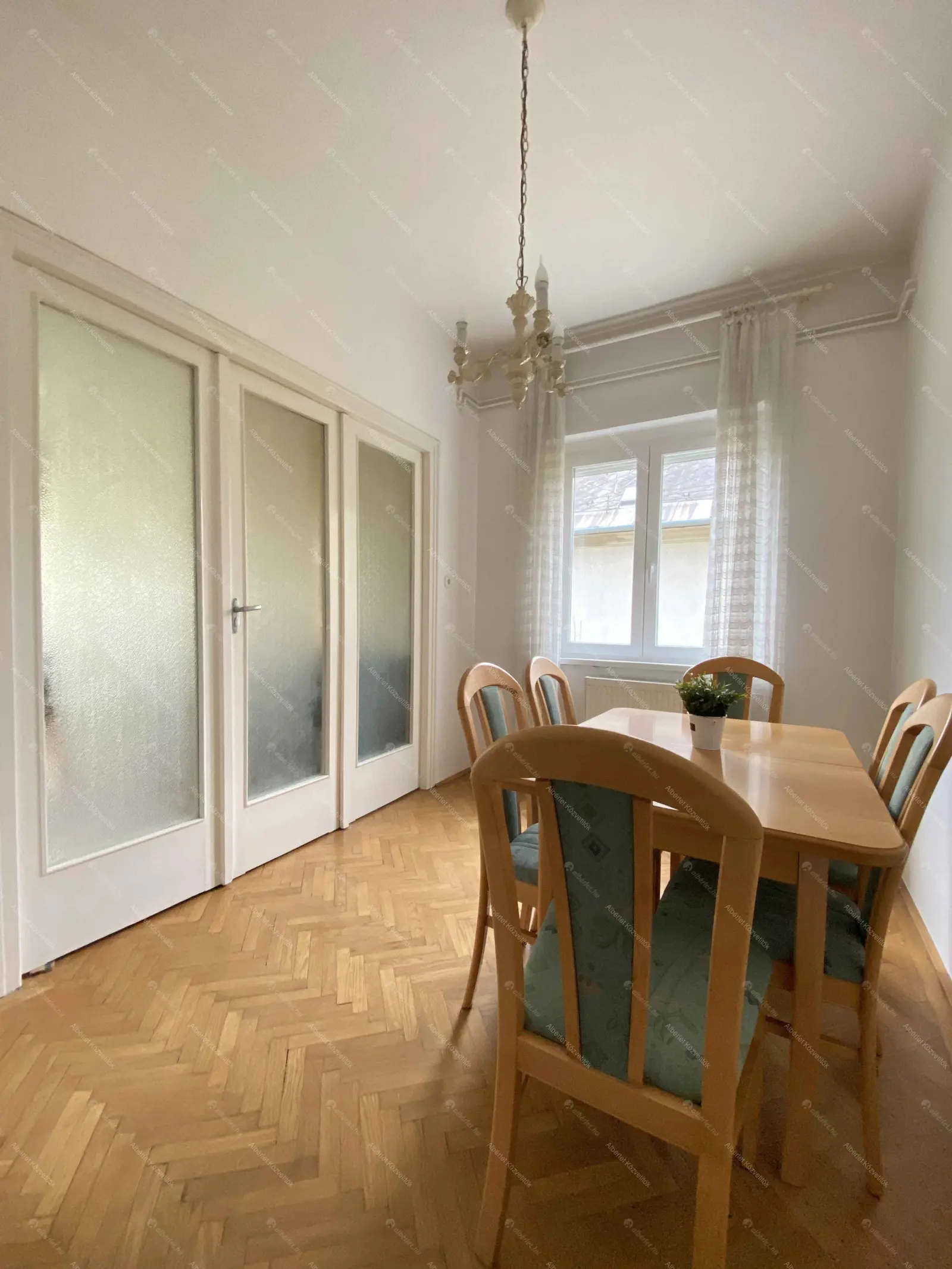 Kiadó albérlet 185000 Ft/hó áron: Budapest, XIV. kerület  Erzsébet királyné útja. Mérete: 73 nm, 2 szobás | Alberlet.hu - 6652620