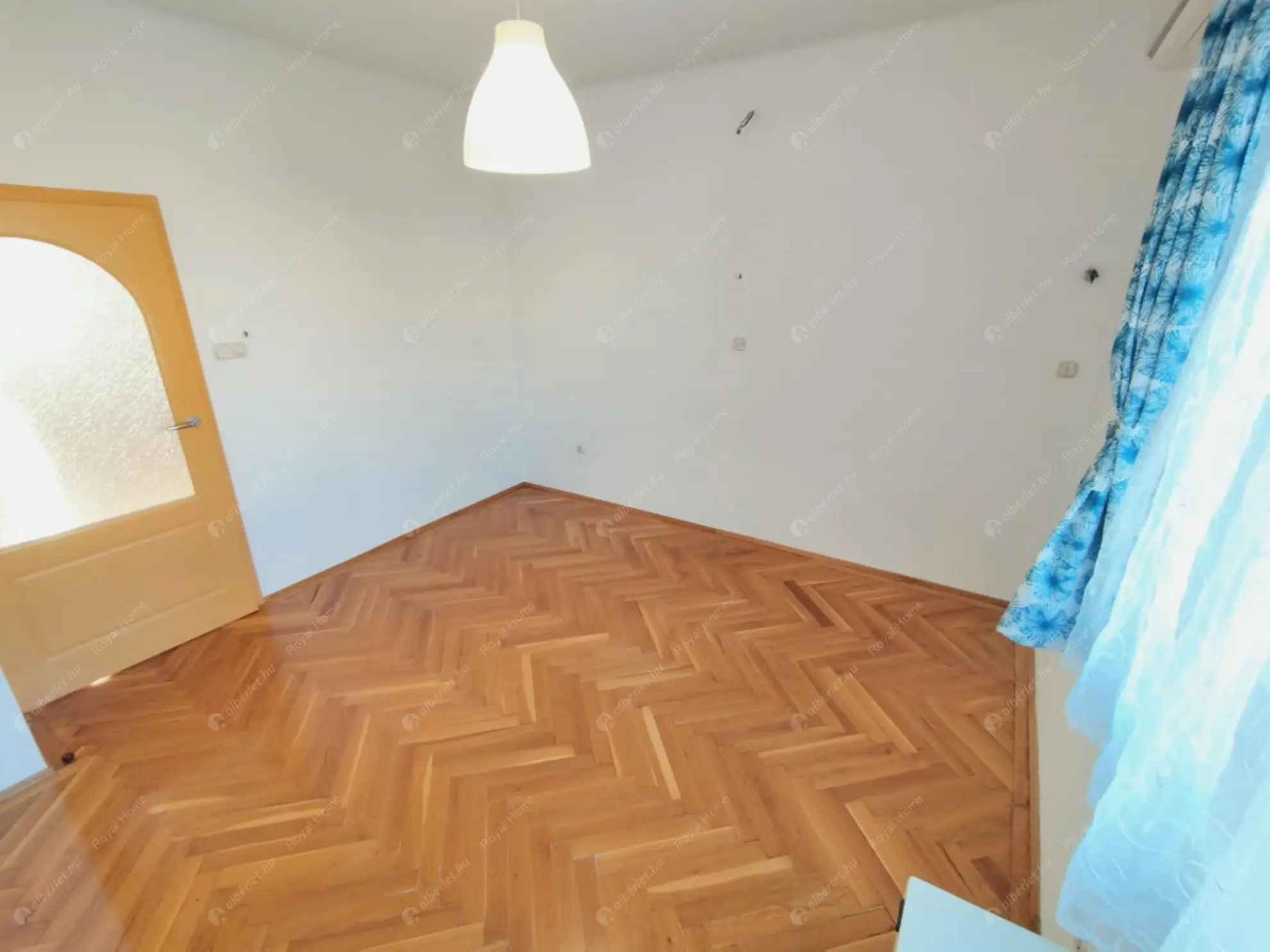 Kiadó albérlet 219000 Ft/hó áron: Budapest, XIV. kerület  Félhold utca. Mérete: 56 nm, 2 szobás | Alberlet.hu - 6574421