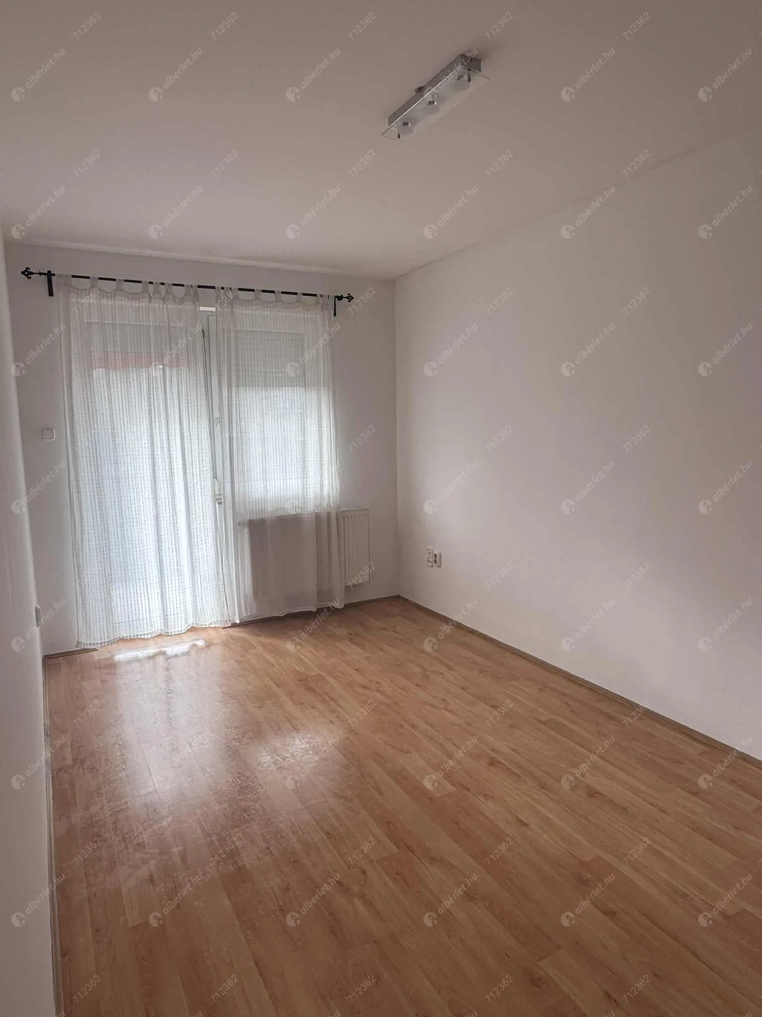 Kiadó albérlet 300000 Ft/hó áron: Budapest, XIV. kerület  Fűrész utca. Mérete: 70 nm, 3 szobás | Alberlet.hu - 6597421