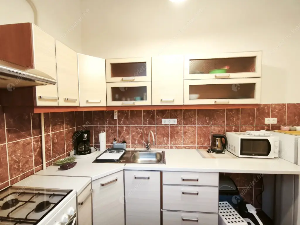 Kiadó albérlet 175000 Ft/hó áron: Budapest, XIV. kerület  Gizella út. Mérete: 34 nm, 1 szobás | Alberlet.hu - 6589494