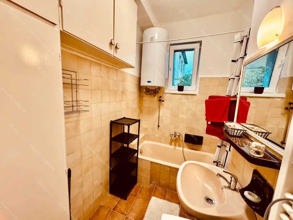 Kiadó albérlet 260000 Ft/hó áron: Budapest, XIV. kerület  Hermina út. Mérete: 49 nm, 2 szobás | Alberlet.hu - 6648175