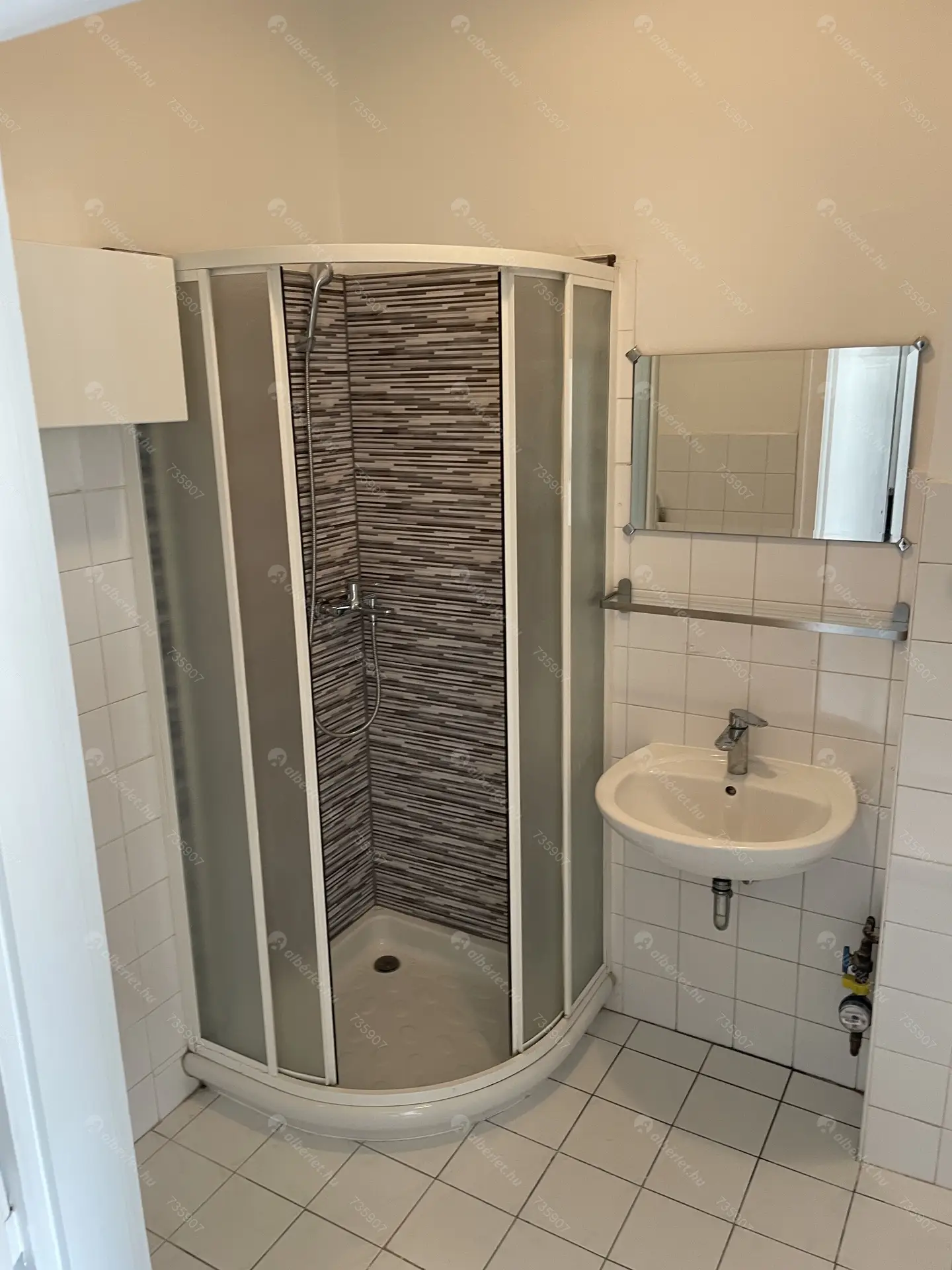 Kiadó albérlet 192000 Ft/hó áron: Budapest, XIV. kerület  Hungária körút. Mérete: 32 nm, 1 szobás | Alberlet.hu - 6094796