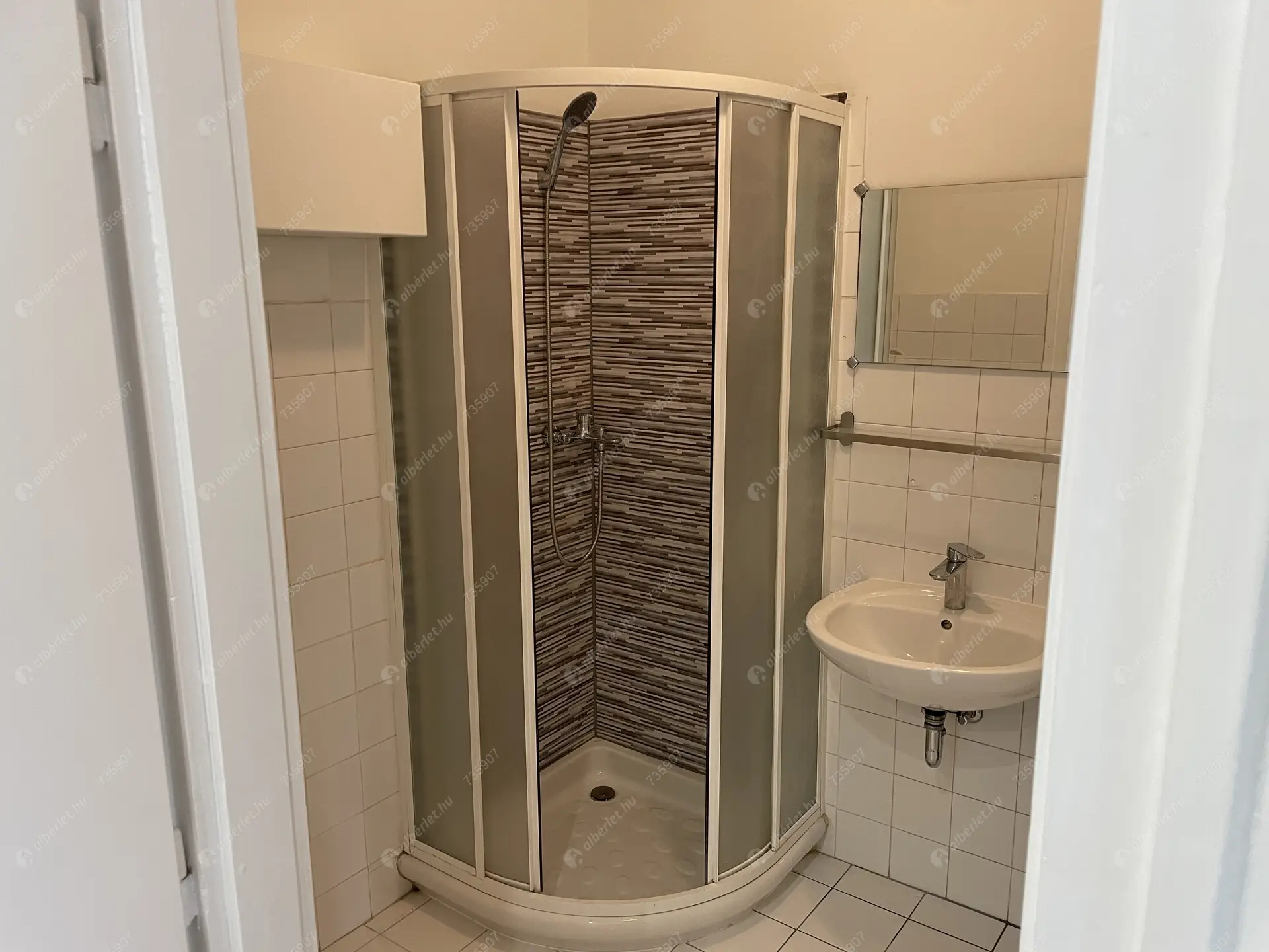 Kiadó albérlet 192000 Ft/hó áron: Budapest, XIV. kerület  Hungária körút. Mérete: 32 nm, 1 szobás | Alberlet.hu - 6096366