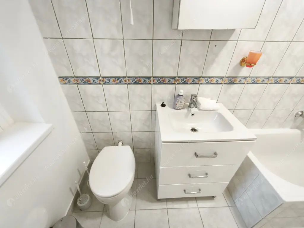 Kiadó albérlet 210000 Ft/hó áron: Budapest, XIV. kerület  Hungária körút. Mérete: 39 nm, 1 szobás | Alberlet.hu - 6582078