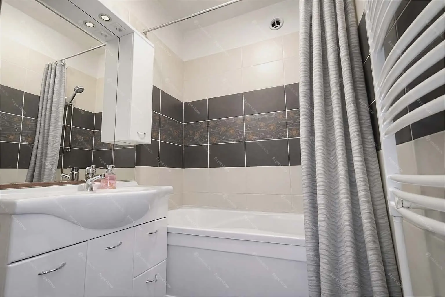 Kiadó albérlet 259000 Ft/hó áron: Budapest, XIV. kerület  Jerney utca. Mérete: 60 nm, 3 szobás | Alberlet.hu - 6676104