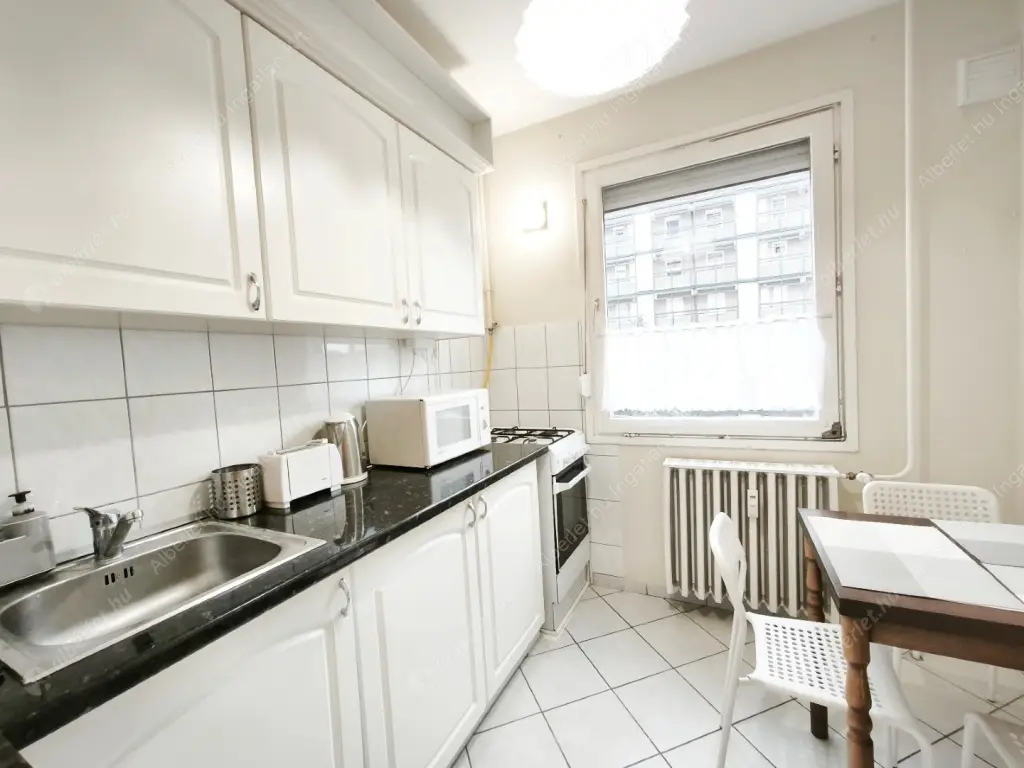 Kiadó albérlet 250000 Ft/hó áron: Budapest, XIV. kerület  Jerney utca. Mérete: 65 nm, 1 szobás | Alberlet.hu - 6606166