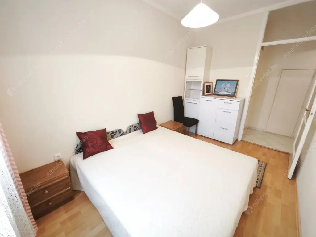 Kiadó albérlet 250000 Ft/hó áron: Budapest, XIV. kerület  Jerney utca. Mérete: 65 nm, 1 szobás | Alberlet.hu - 6606179