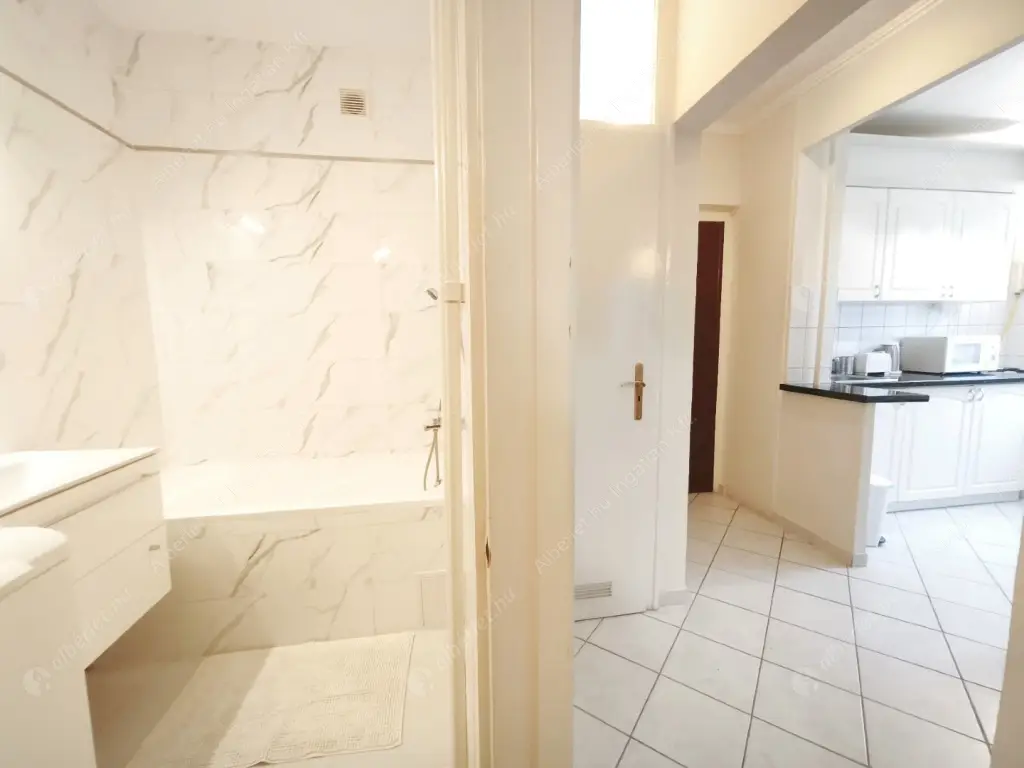 Kiadó albérlet 250000 Ft/hó áron: Budapest, XIV. kerület  Jerney utca. Mérete: 65 nm, 1 szobás | Alberlet.hu - 6606186