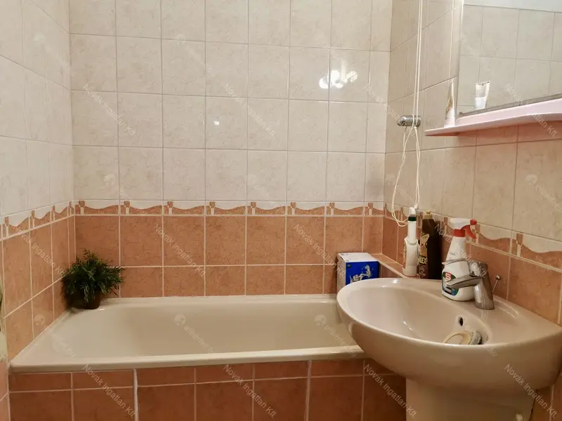 Kiadó albérlet 210000 Ft/hó áron: Budapest, XIV. kerület  Kerepesi út. Mérete: 46 nm, 1 szobás | Alberlet.hu - 6683647