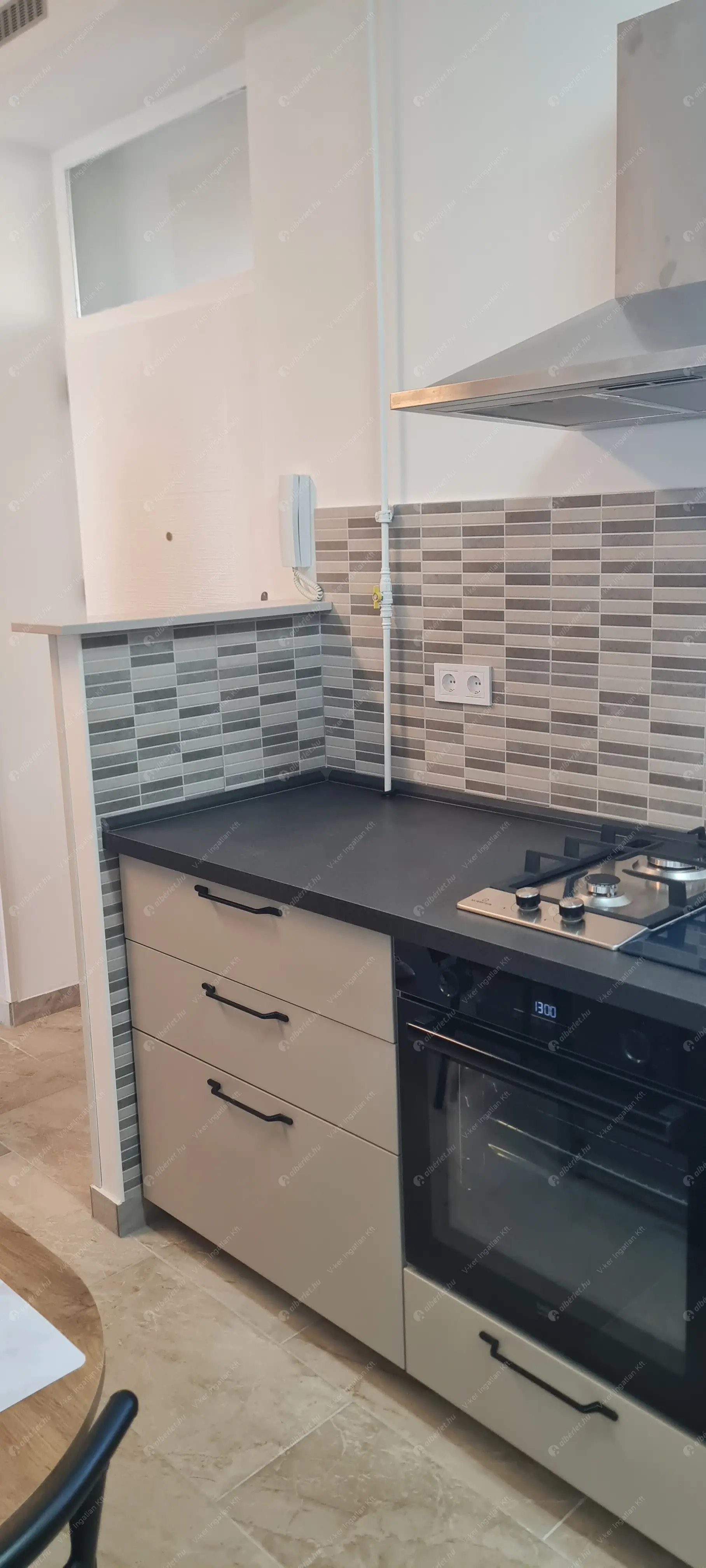 Kiadó albérlet 260000 Ft/hó áron: Budapest, XIV. kerület  Kerepesi út. Mérete: 50 nm, 1 szobás | Alberlet.hu - 6582457