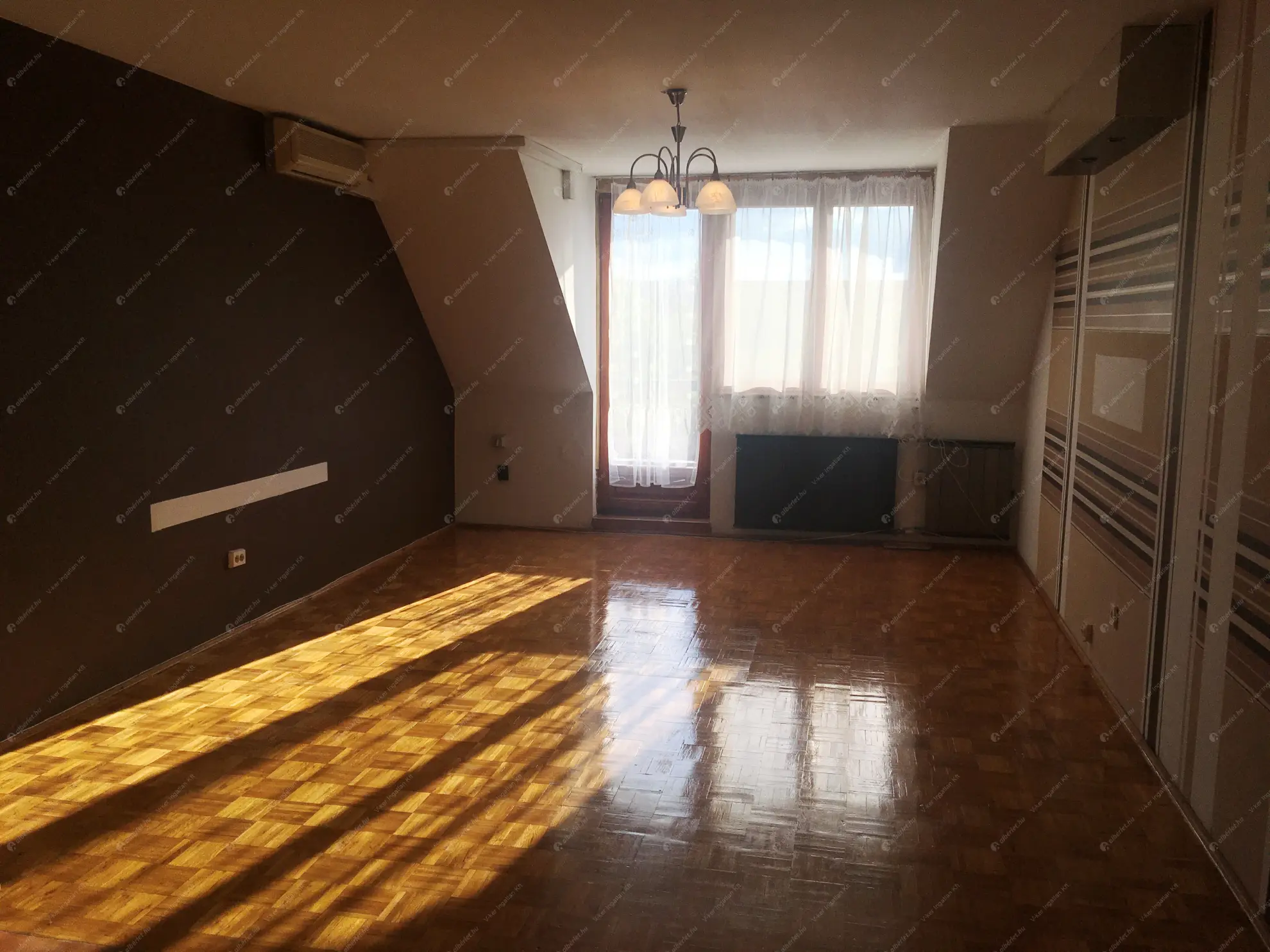 Kiadó albérlet 250000 Ft/hó áron: Budapest, XIV. kerület  Kövér Lajos utca. Mérete: 110 nm, 2 szobás | Alberlet.hu - 6599151