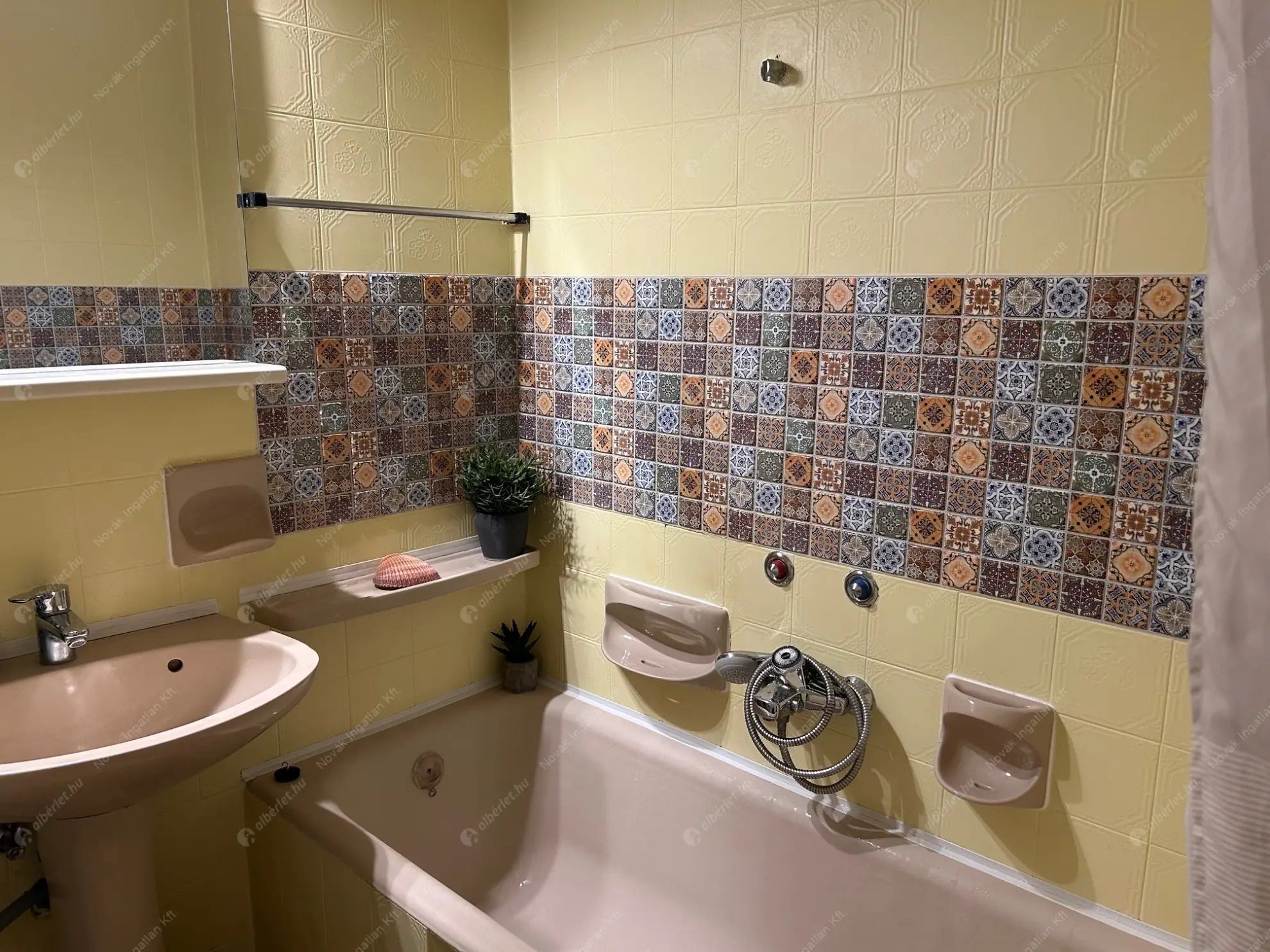 Kiadó albérlet 335000 Ft/hó áron: Budapest, XIV. kerület  Mogyoródi út. Mérete: 71 nm, 3 szobás | Alberlet.hu - 6629432