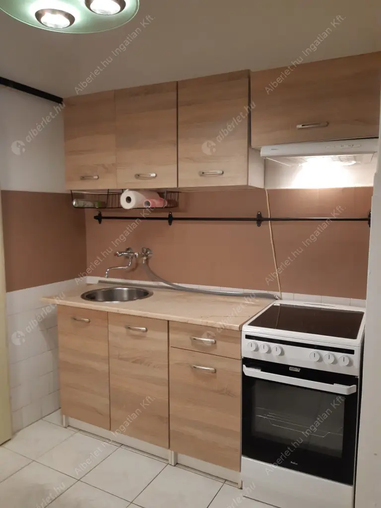 Kiadó albérlet 180000 Ft/hó áron: Budapest, XIV. kerület  Nagy Lajos király útja. Mérete: 32 nm, 1 szobás | Alberlet.hu - 6567453