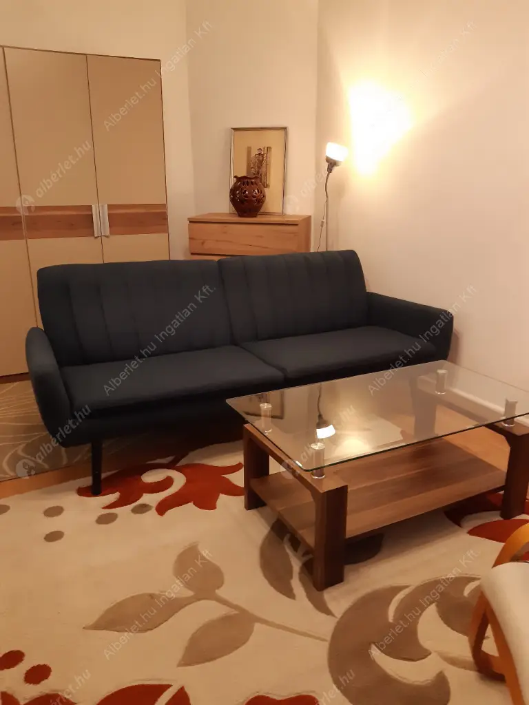 Kiadó albérlet 180000 Ft/hó áron: Budapest, XIV. kerület  Nagy Lajos király útja. Mérete: 32 nm, 1 szobás | Alberlet.hu - 6567456