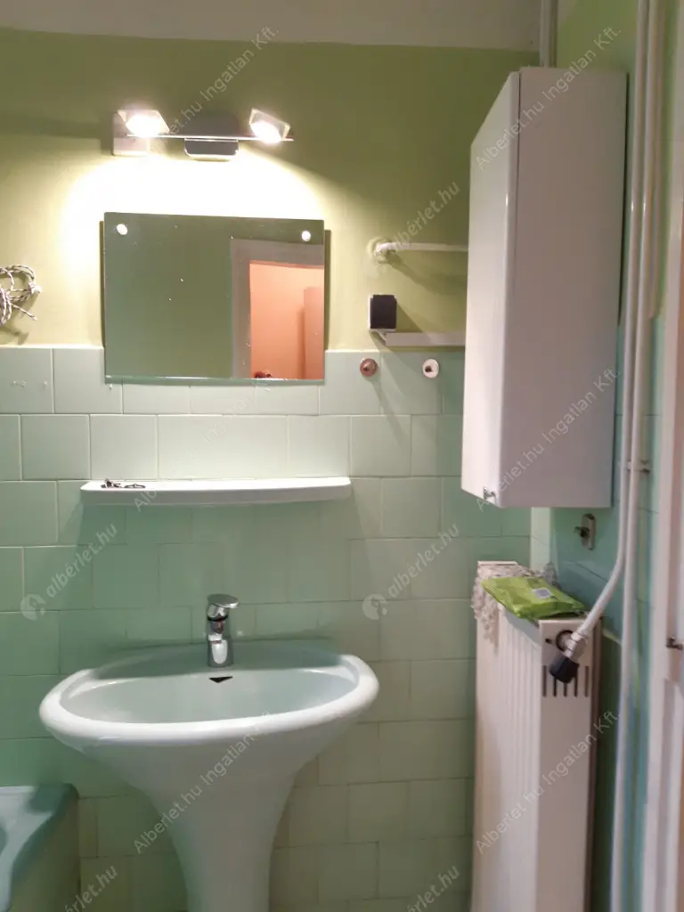 Kiadó albérlet 180000 Ft/hó áron: Budapest, XIV. kerület  Nagy Lajos király útja. Mérete: 32 nm, 1 szobás | Alberlet.hu - 6567464