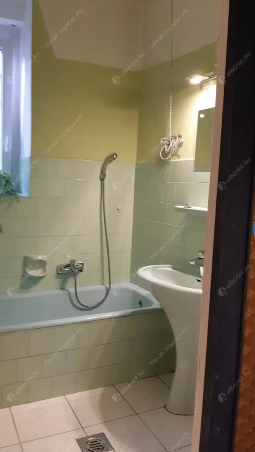 Kiadó albérlet 180000 Ft/hó áron: Budapest, XIV. kerület  Nagy Lajos király útja. Mérete: 32 nm, 1 szobás | Alberlet.hu - 6568642