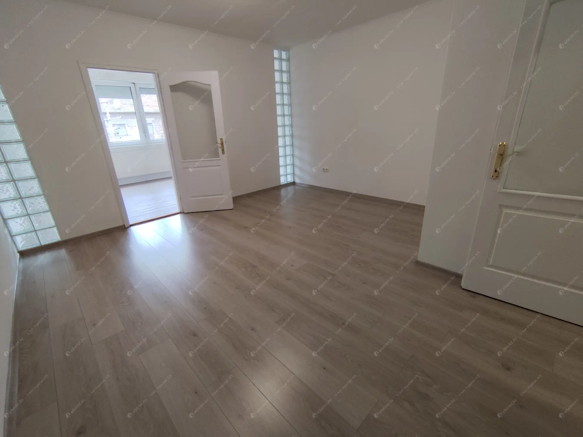 Kiadó albérlet 245000 Ft/hó áron: Budapest, XIV. kerület  Nagy Lajos király útja. Mérete: 55 nm, 2 szobás | Alberlet.hu - 6558968