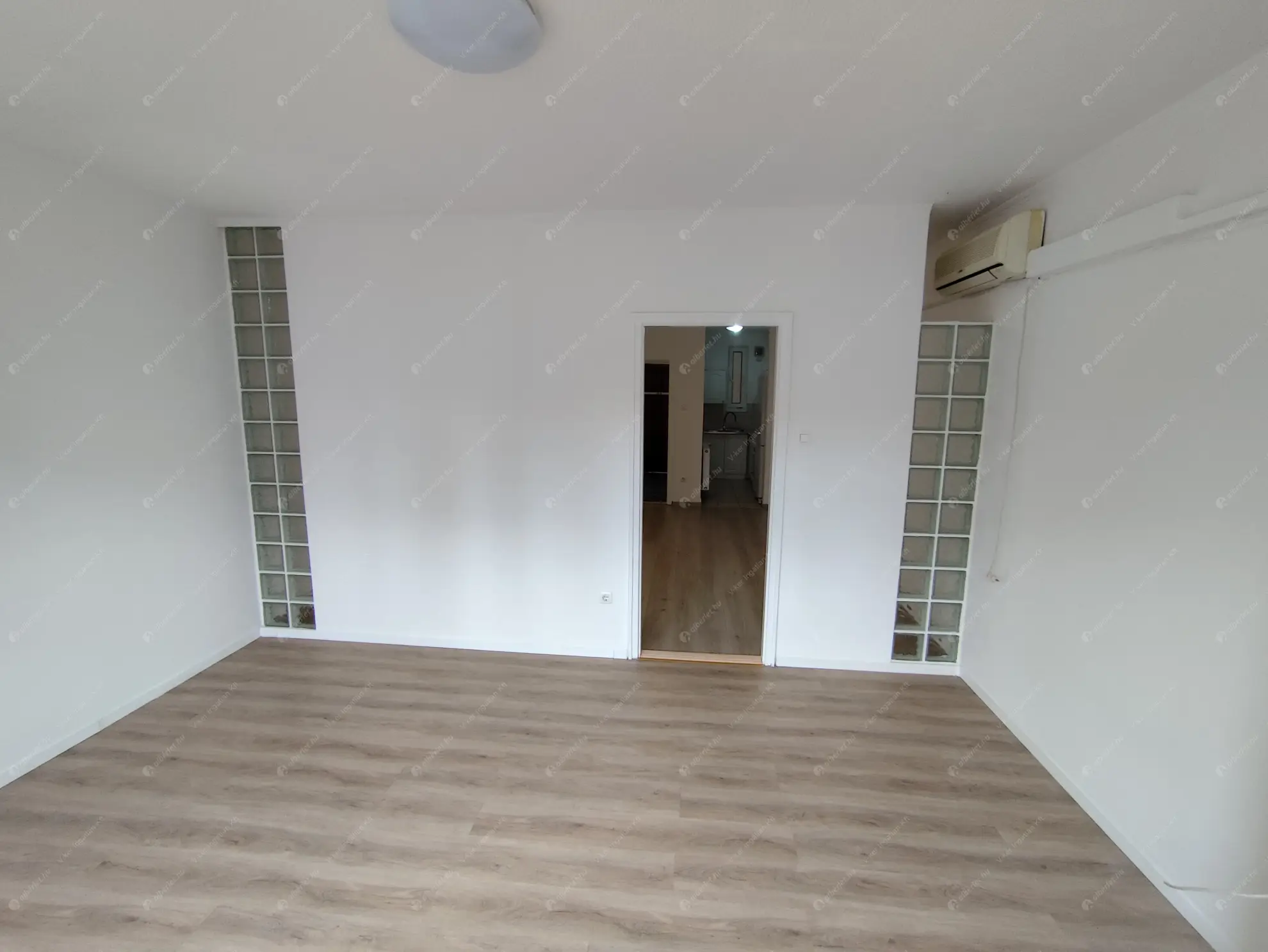 Kiadó albérlet 245000 Ft/hó áron: Budapest, XIV. kerület  Nagy Lajos király útja. Mérete: 55 nm, 2 szobás | Alberlet.hu - 6558973