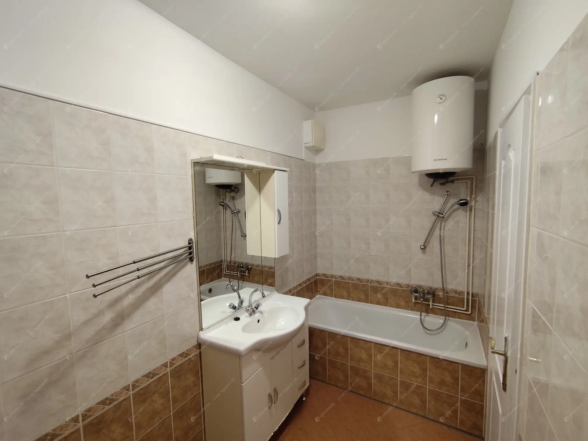 Kiadó albérlet 245000 Ft/hó áron: Budapest, XIV. kerület  Nagy Lajos király útja. Mérete: 55 nm, 2 szobás | Alberlet.hu - 6558977