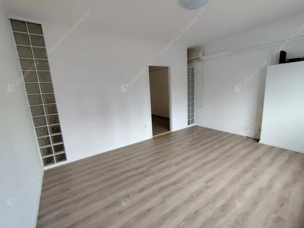 Kiadó albérlet 250000 Ft/hó áron: Budapest, XIV. kerület  Nagy Lajos király útja. Mérete: 55 nm, 2 szobás | Alberlet.hu - 6560718