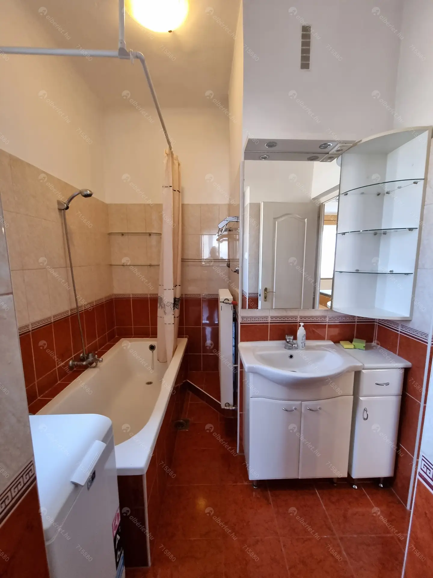 Kiadó albérlet 275000 Ft/hó áron: Budapest, XIV. kerület  Nagy Lajos király útja. Mérete: 60 nm, 2 szobás | Alberlet.hu - 5967666