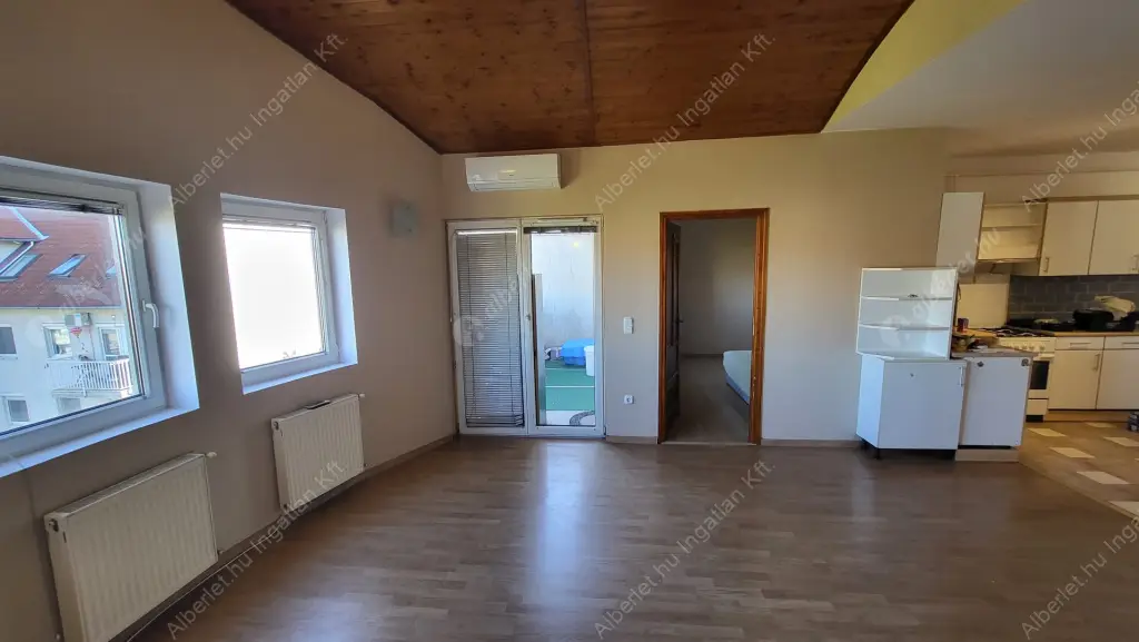 Kiadó albérlet 360000 Ft/hó áron: Budapest, XIV. kerület  Nagy Lajos király útja. Mérete: 80 nm, 3 szobás | Alberlet.hu - 6128505