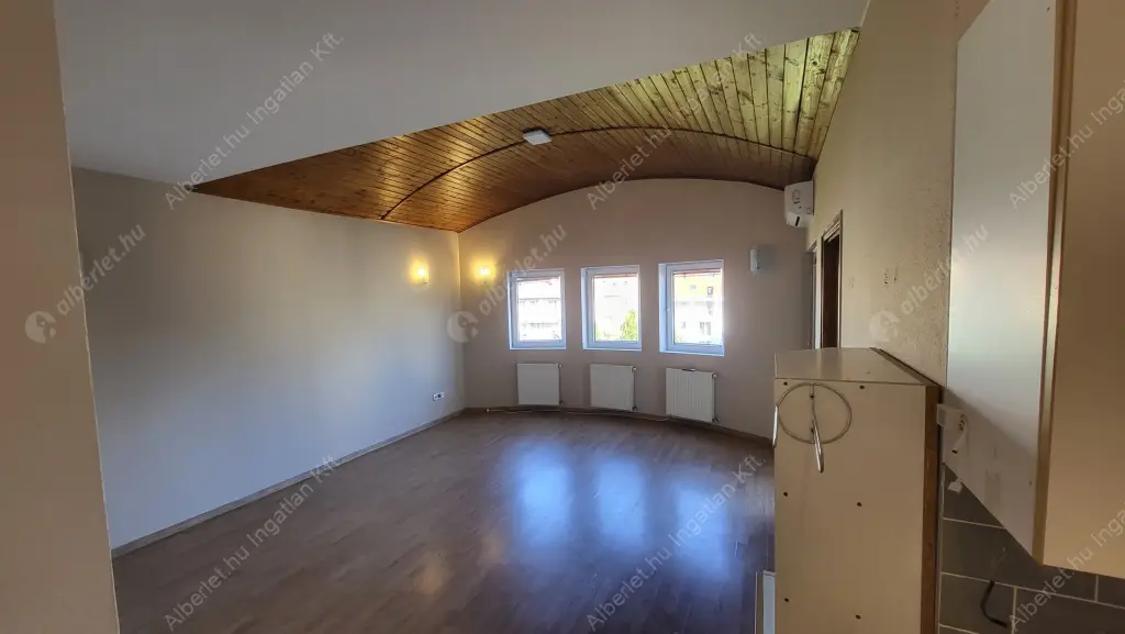 Kiadó albérlet 360000 Ft/hó áron: Budapest, XIV. kerület  Nagy Lajos király útja. Mérete: 80 nm, 3 szobás | Alberlet.hu - 6128506