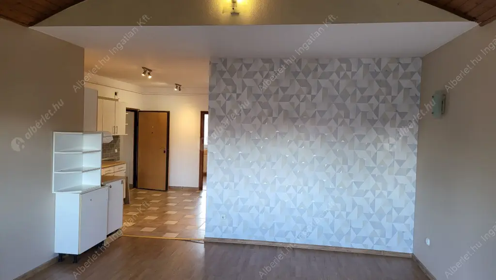 Kiadó albérlet 360000 Ft/hó áron: Budapest, XIV. kerület  Nagy Lajos király útja. Mérete: 80 nm, 3 szobás | Alberlet.hu - 6128510