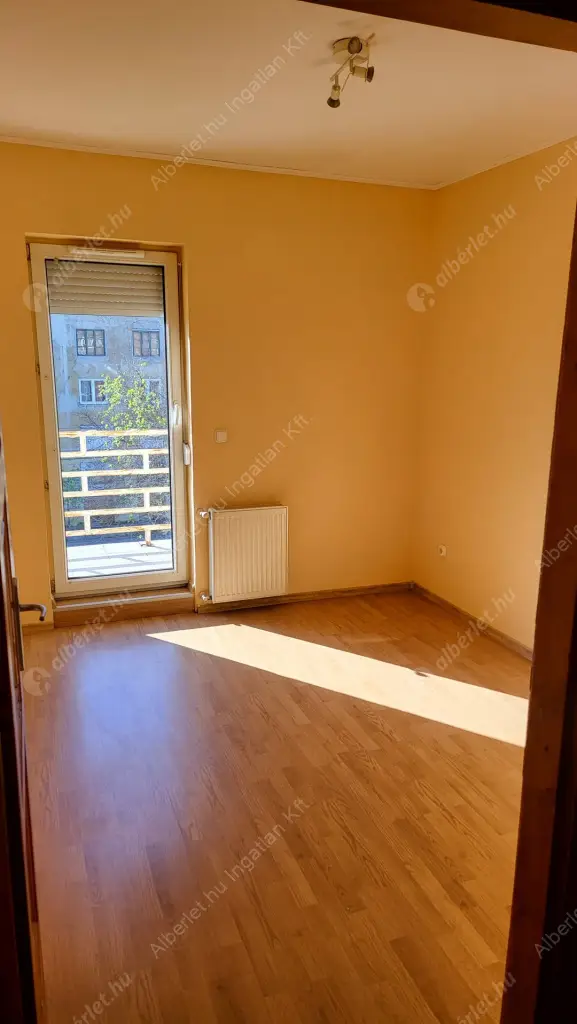 Kiadó albérlet 360000 Ft/hó áron: Budapest, XIV. kerület  Nagy Lajos király útja. Mérete: 80 nm, 3 szobás | Alberlet.hu - 6128511