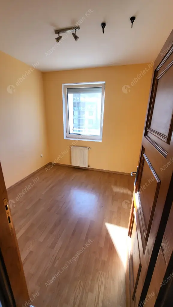Kiadó albérlet 360000 Ft/hó áron: Budapest, XIV. kerület  Nagy Lajos király útja. Mérete: 80 nm, 3 szobás | Alberlet.hu - 6128512