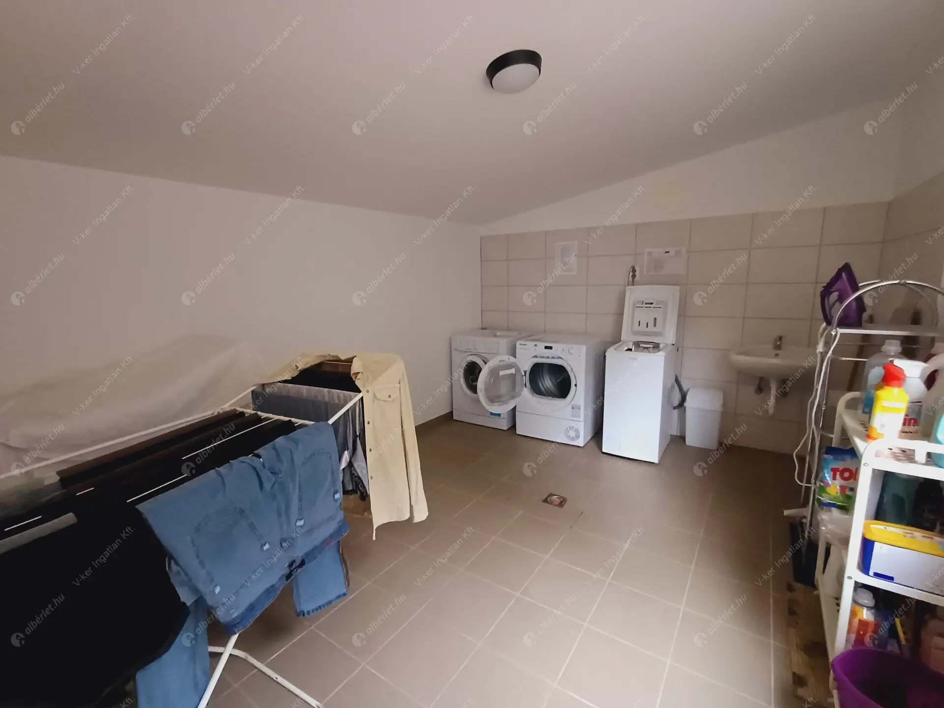 Kiadó albérlet 70000 Ft/hó áron: Budapest, XIV. kerület  Orbó utca. Mérete: 300 nm, 1 szobás | Alberlet.hu - 6329720