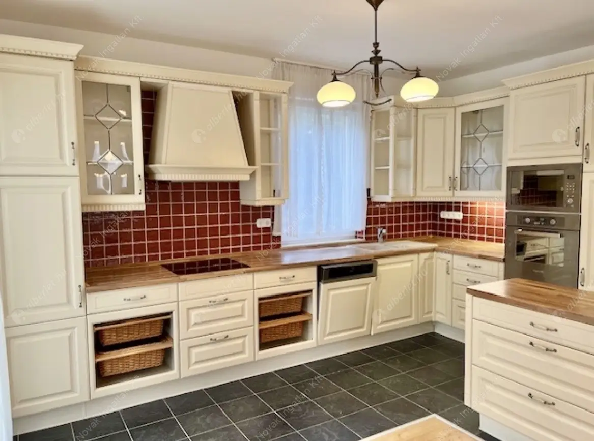 Kiadó albérlet 450000 Ft/hó áron: Budapest, XIV. kerület  Öv utca. Mérete: 120 nm, 4 szobás | Alberlet.hu - 6588908