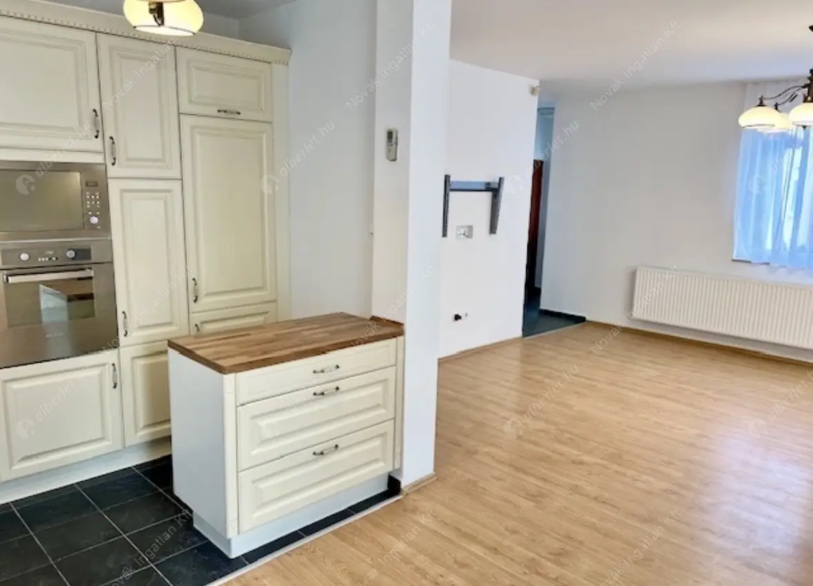 Kiadó albérlet 450000 Ft/hó áron: Budapest, XIV. kerület  Öv utca. Mérete: 120 nm, 4 szobás | Alberlet.hu - 6588909