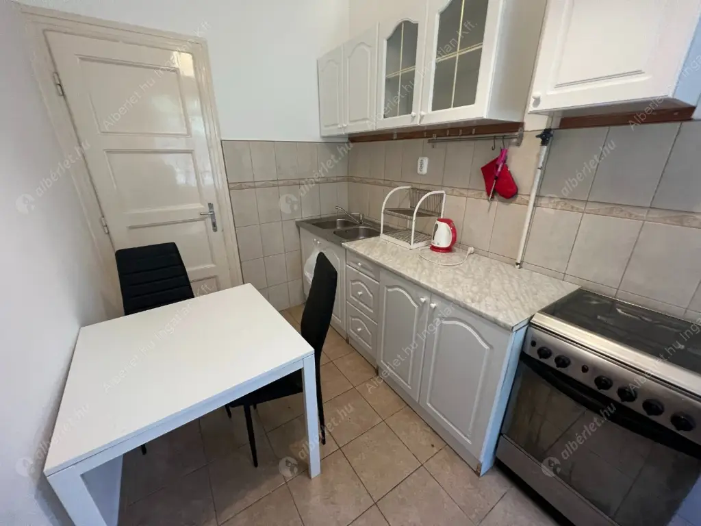 Kiadó albérlet 160000 Ft/hó áron: Budapest, XIV. kerület  Padlizsán utca. Mérete: 29 nm, 1 szobás | Alberlet.hu - 5943984