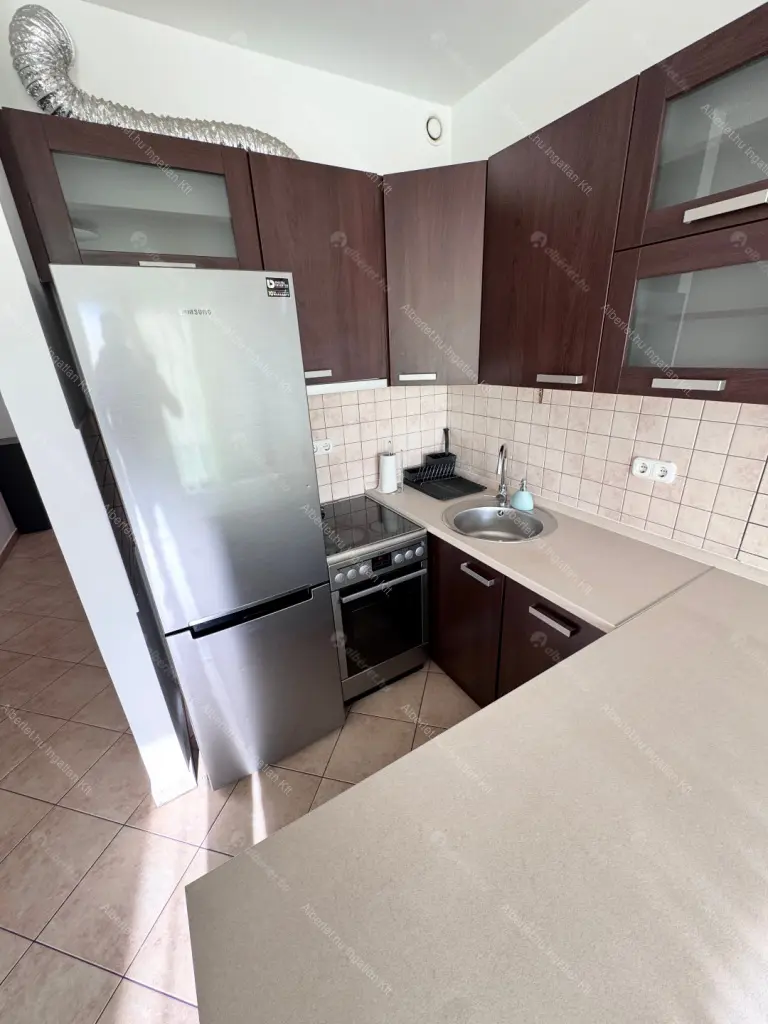 Kiadó albérlet 300000 Ft/hó áron: Budapest, XIV. kerület  Pillangó park. Mérete: 57 nm, 2 szobás | Alberlet.hu - 6640430